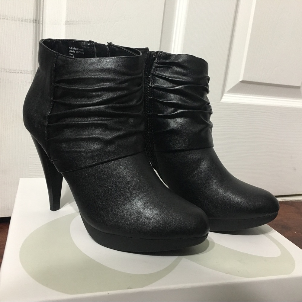 Black Ankle Boots | 6.5